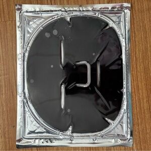 Predire Paris Brand new Black Hydrating Face Mask